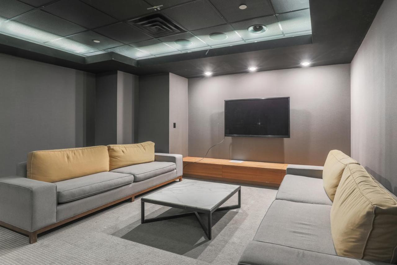 Simply Comfort. Elegant Apartments Dan Lecki Toronto Esterno foto