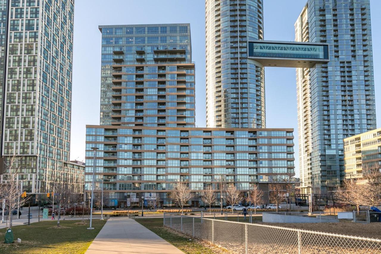 Simply Comfort. Elegant Apartments Dan Lecki Toronto Esterno foto